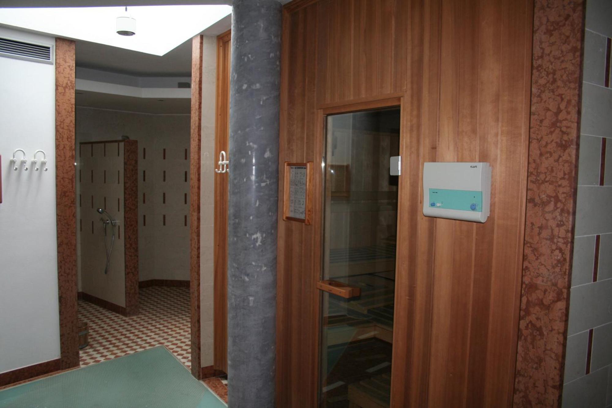 Hotel Krone Brunico Exterior foto